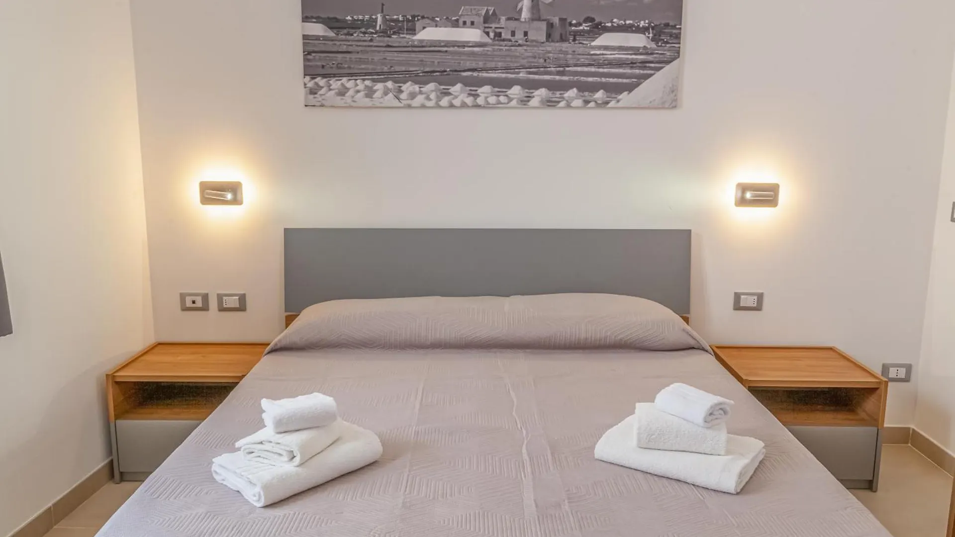 Isgro Rooms Marsala 0*,